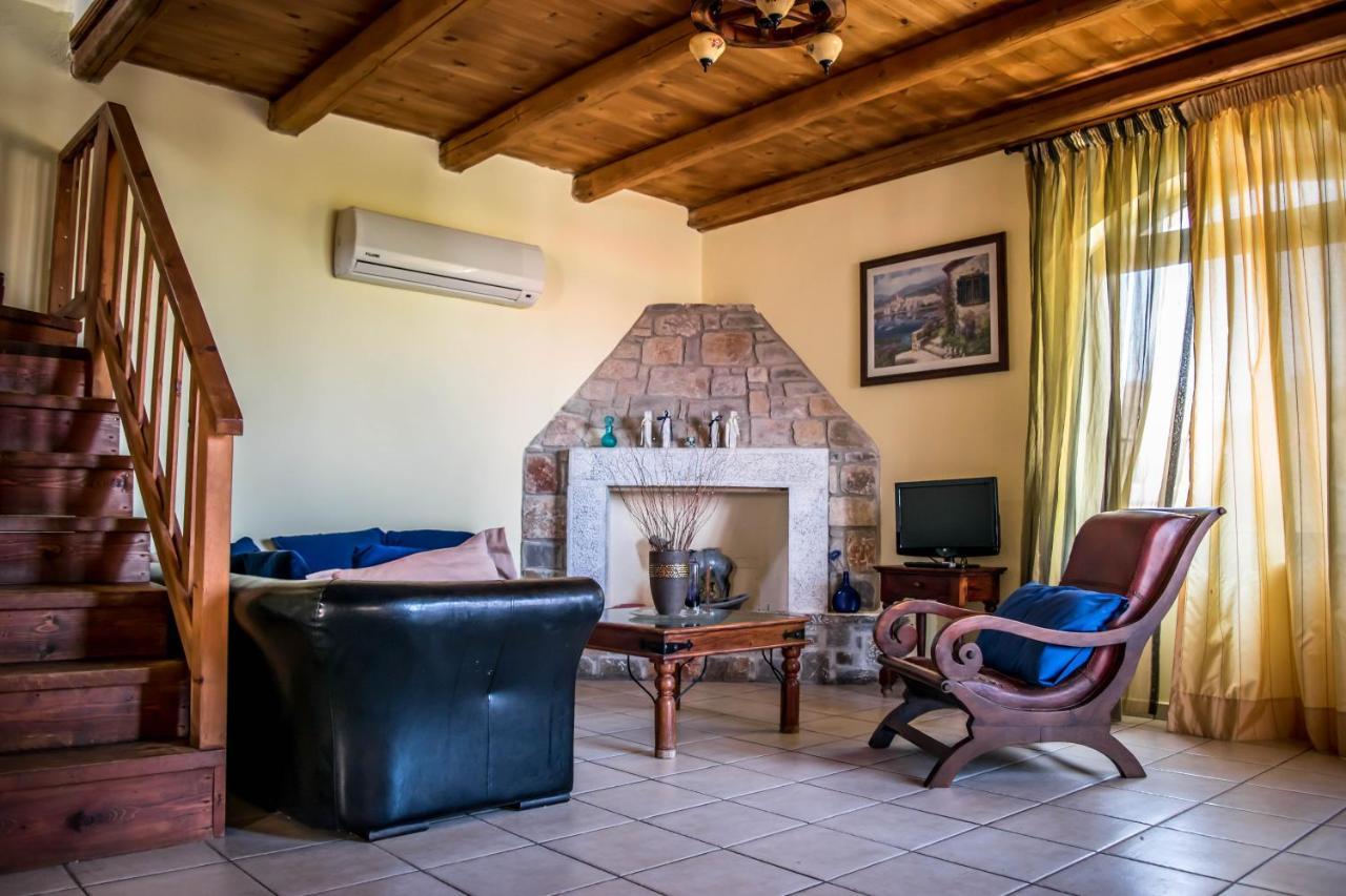 Niriides Villas Old Listing Khersónisos Eksteriør bilde