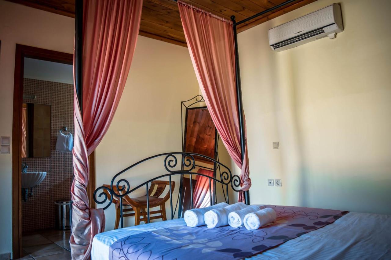Niriides Villas Old Listing Khersónisos Eksteriør bilde