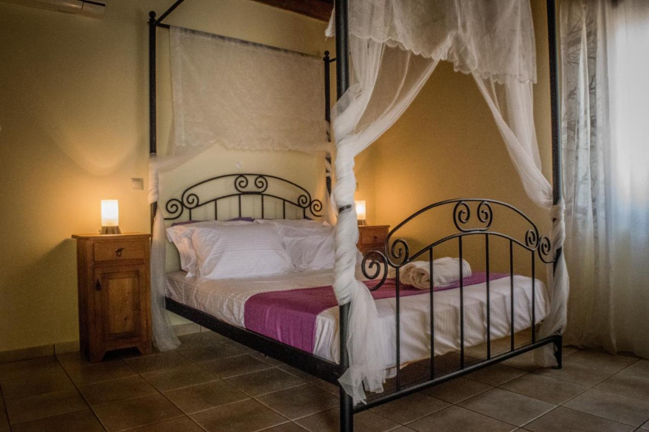 Niriides Villas Old Listing Khersónisos Eksteriør bilde