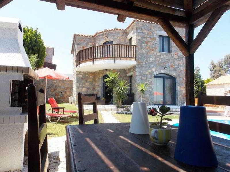 Niriides Villas Old Listing Khersónisos Eksteriør bilde